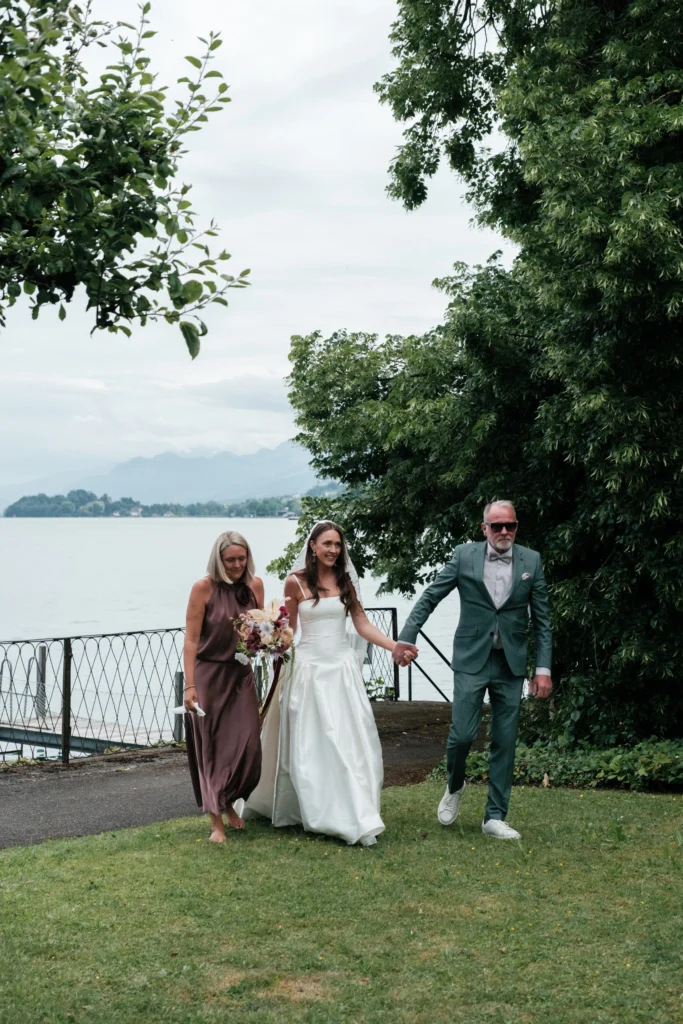 Einzug der Braut mit den Eltern am Zürichsee